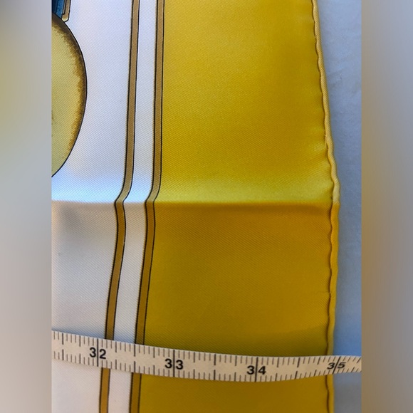 Vintage Hermes Silk Scarf Carrick a Pompe Lord & Taylor Yellow 90cm - Picture 9 of 9
